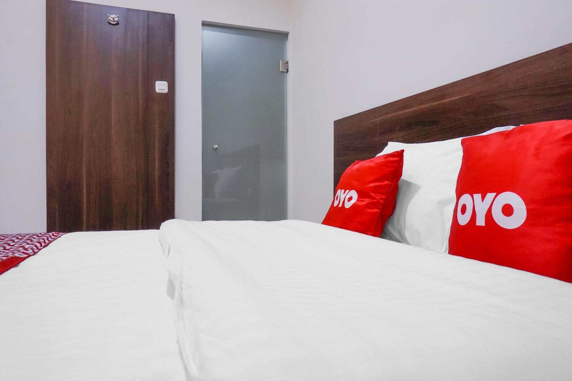 Hotel Super Oyo 90115 Near Pasar Baru Giacarta Esterno foto