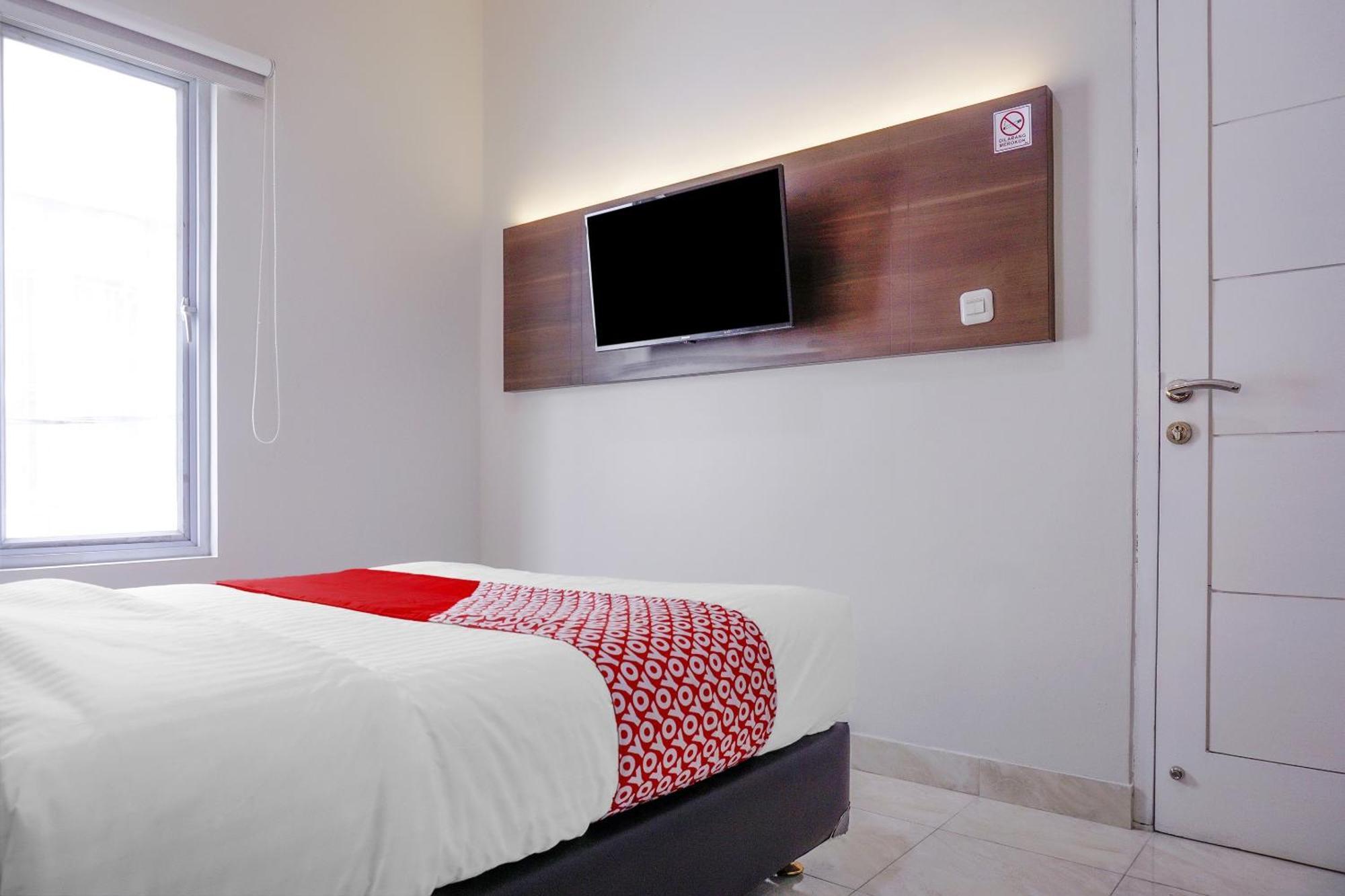 Hotel Super Oyo 90115 Near Pasar Baru Giacarta Esterno foto